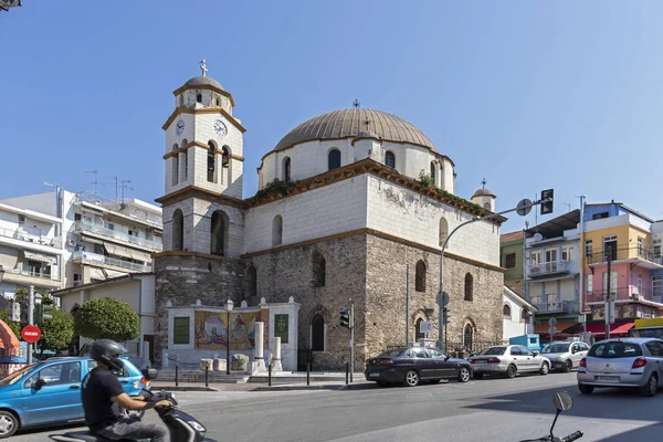 Kostel Ajos Nikolaos ve starém městě Kavala, Řecko — Stock fotografie