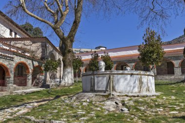 Kutsal Meryem Eikosifoinissa Ortaçağ Kutsal Manastırı, Yunanistan