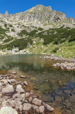 Dzhangal zirvesi yakınlarındaki Samodivski gölleri, Pirin Dağı, Bulgaristan