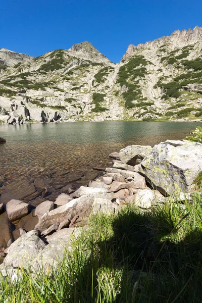 Danau Samodivski dekat puncak Dzhangal, Pirin Mountain, Bulgaria — Stok Foto