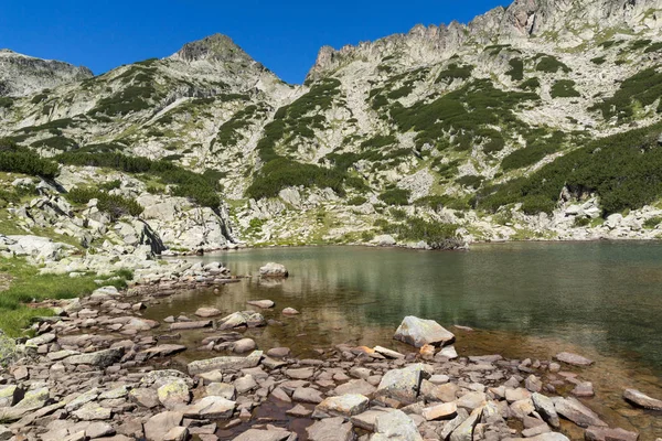 Lagos de Samodivski perto de Dzhangal peak, Pirin Mountain, Bulgária — Fotografia de Stock