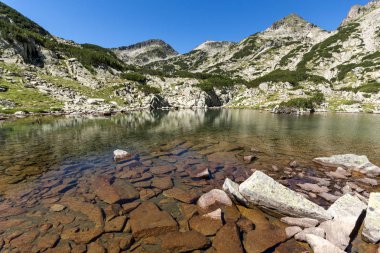 Dzhangal zirvesi yakınlarındaki Samodivski gölleri, Pirin Dağı, Bulgaristan