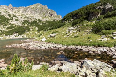 Dzhangal zirvesi yakınlarındaki Samodivski gölleri, Pirin Dağı, Bulgaristan