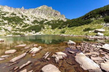 Dzhangal zirvesi yakınlarındaki Samodivski gölleri, Pirin Dağı, Bulgaristan
