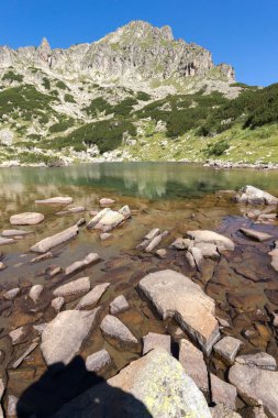 Dzhangal zirvesi yakınlarındaki Samodivski gölleri, Pirin Dağı, Bulgaristan