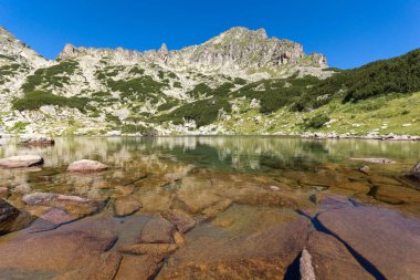 Dzhangal zirvesi yakınlarındaki Samodivski gölleri, Pirin Dağı, Bulgaristan