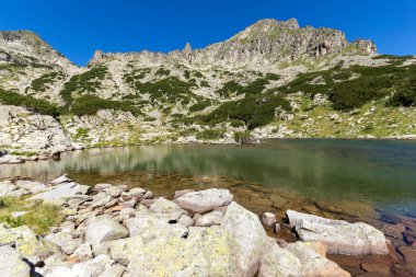 Dzhangal zirvesi yakınlarındaki Samodivski gölleri, Pirin Dağı, Bulgaristan