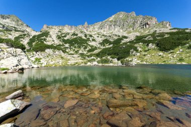 Dzhangal zirvesi yakınlarındaki Samodivski gölleri, Pirin Dağı, Bulgaristan