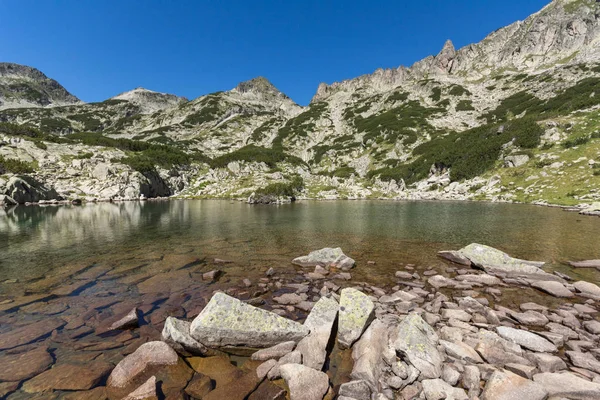 ドゥジャンガル山頂付近のサモディヴスキ湖、ピリン山、ブルガリア — ストック写真