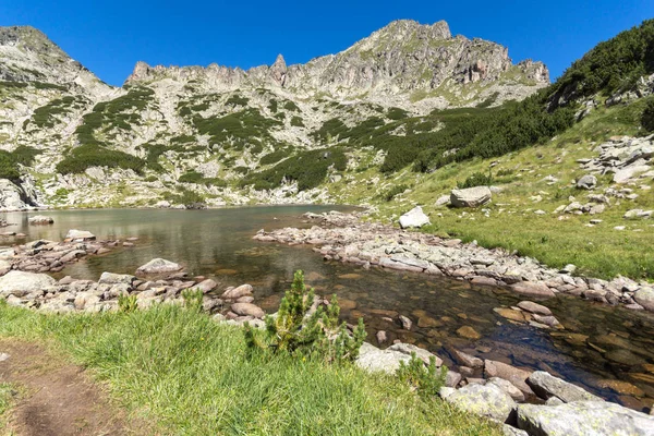 Jeziora samodivski w pobliżu szczytu Dzhangal, Góra Pirin, Bułgaria — Zdjęcie stockowe
