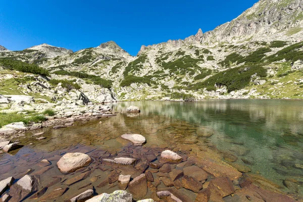 Danau Samodivski dekat puncak Dzhangal, Pirin Mountain, Bulgaria — Stok Foto