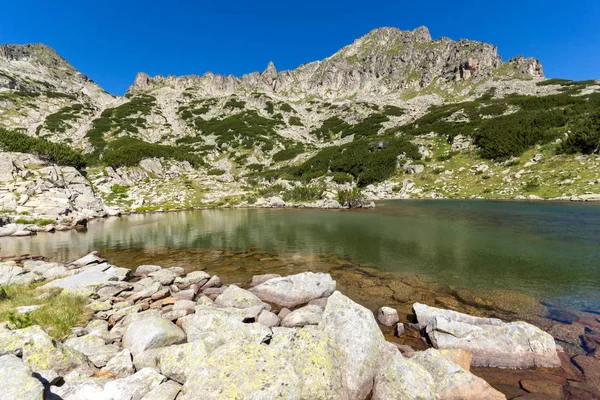 Danau Samodivski dekat puncak Dzhangal, Pirin Mountain, Bulgaria — Stok Foto