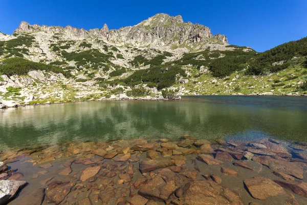 Danau Samodivski dekat puncak Dzhangal, Pirin Mountain, Bulgaria — Stok Foto