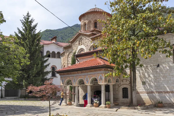 Edifícios medievais no Mosteiro de Bachkovo, Bulgária — Fotografia de Stock