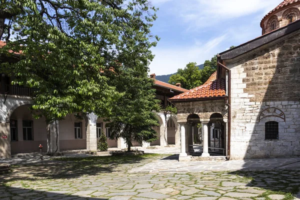 Middeleeuwse gebouwen in Bachkovo klooster, Bulgarije — Stockfoto