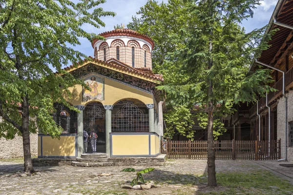 Middeleeuwse gebouwen in Bachkovo klooster, Bulgarije — Stockfoto