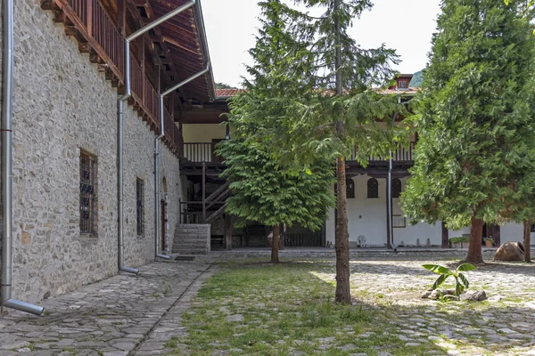 Middeleeuwse gebouwen in Bachkovo klooster, Bulgarije — Stockfoto