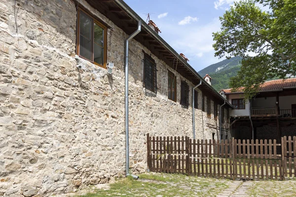 Medeltida byggnader i Bachkovo kloster, Bulgarien — Stockfoto