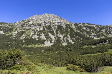 Balık Gölleri yakınlarındaki manzara, Rila dağı, Bulgaristan
