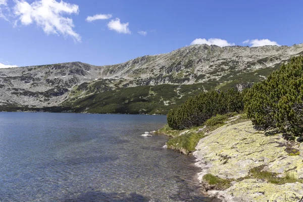 景观与臭湖 斯姆拉德利沃托湖 里拉山 保加利亚 — 图库照片