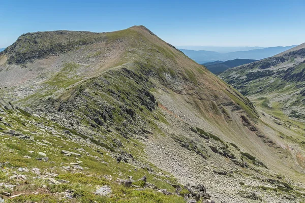 Vista desde el pico Dzhano, Montaña Pirin, Bulgaria — Foto de Stock