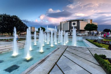 Sofya,Bulg şehrindeki Ulusal Kültür Sarayı'nın gün batımı manzarası