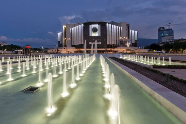 Vista al atardecer del Palacio Nacional de la Cultura en la ciudad de Sofía, Bulg —  Fotos de Stock