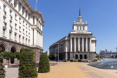 Sofya, Bulgaristan - 13 Haziran 2019: Sofya şehrinde nezavisimost (Bağımsızlık) Meydanı Panoraması, Bulgaristan