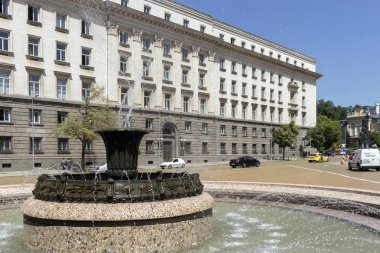 Sofya, Bulgaristan'da Cumhurbaşkanlığı önünde Çeşme
