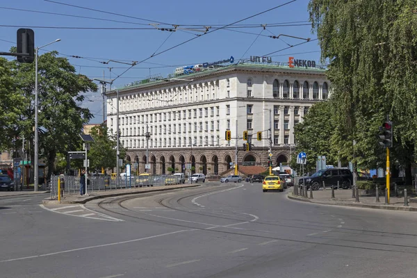 Typische straße im zentrum der stadt sofia — Stockfoto