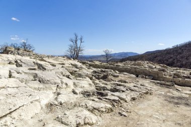 Perperikon, Bulgaristan - 17 Mart 2019: Perperikon Antik Kutsal Şehir Harabeleri, Kırcaali Bölgesi, Bulgaristan