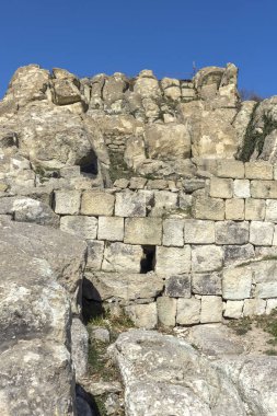 Perperikon, Bulgaristan - 17 Mart 2019: Perperikon Antik Kutsal Şehir Harabeleri, Kırcaali Bölgesi, Bulgaristan