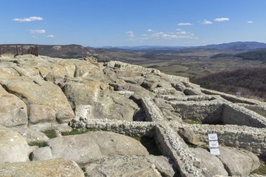 Perperikon, Bulgaristan - 17 Mart 2019: Perperikon Antik Kutsal Şehir Harabeleri, Kırcaali Bölgesi, Bulgaristan