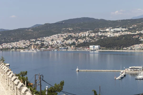 Panorama van de stad Kavala van Fort, Griekenland — Stockfoto