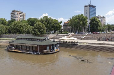 Nis şehri ve Nisava Nehri Panoraması, Sırbistan