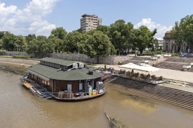 Nis şehri ve Nisava Nehri Panoraması, Sırbistan