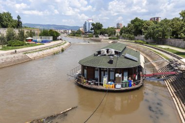 Nis şehri ve Nisava Nehri Panoraması, Sırbistan