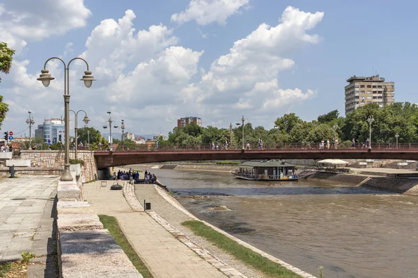 Panorama van de stad NIS en de rivier Nisava, Servië — Stockfoto