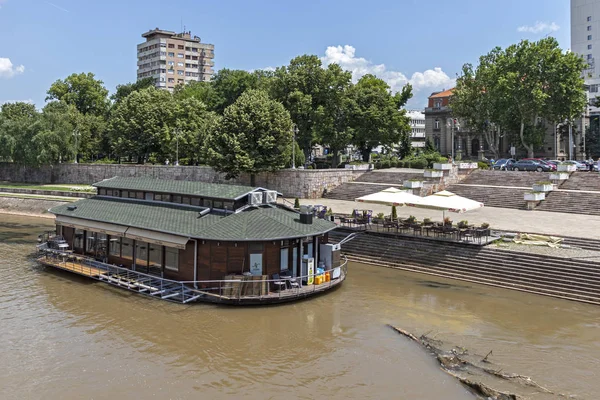 Мбаппе города Ниш и реки Нисава, Сербия — стоковое фото