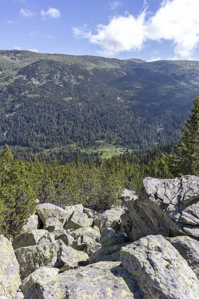 Tiha Rila, Rila Dağı, Bulg bölgesinden Stinky için Trail