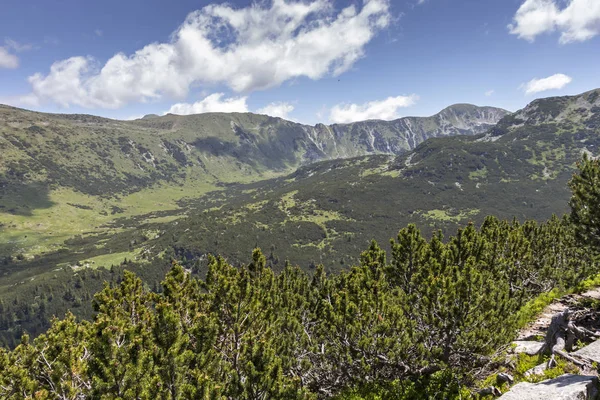 Landschaft in der Nähe des stinkenden Sees, Rila-Gebirge, Bulgarien — Stockfoto