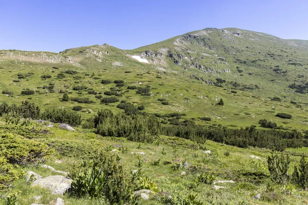 Krajina od pěší trasy do Belmeken Peak, Rilský vrch — Stock fotografie