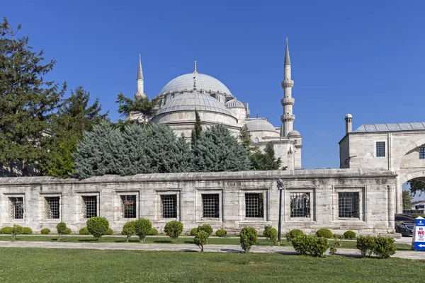 Mezquita Suleymaniye en la ciudad de Estambul, Turquía — Foto de Stock