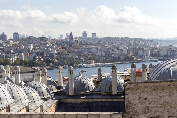 Panorama från Süleymaniyemoskén till staden Istanbul, Turkiet — Stockfoto