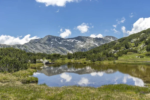 Paesaggio vicino ai laghi di pesce, montagna di Rila, Bulgaria — Foto Stock