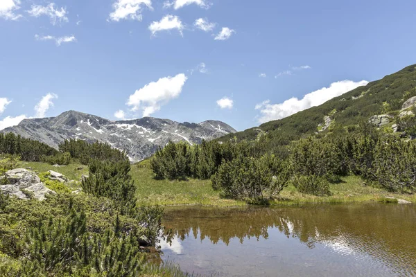 Balık Gölleri yakınlarındaki manzara, Rila dağı, Bulgaristan — Stok fotoğraf