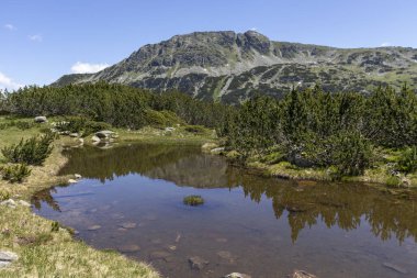 Balık Gölleri yakınlarındaki manzara, Rila dağı, Bulgaristan