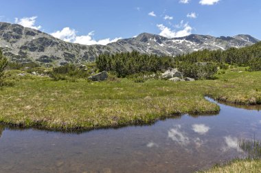 Balık Gölleri yakınlarındaki manzara, Rila dağı, Bulgaristan