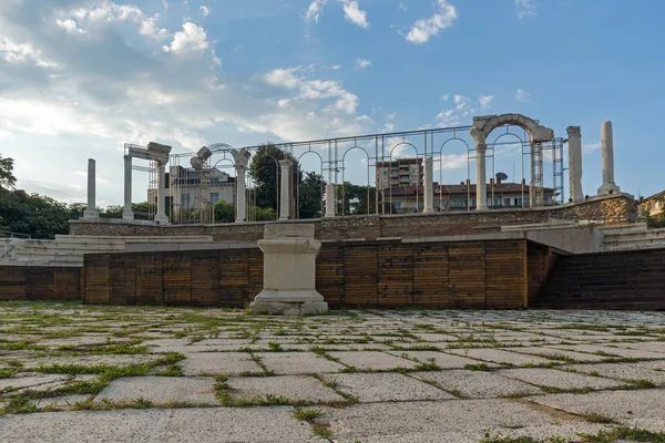 Αμφιθέατρο αρχαίας ρωμαϊκής πόλης Αουγκούστα Τραϊάνα, Στάρα Ζαγάν — Φωτογραφία Αρχείου