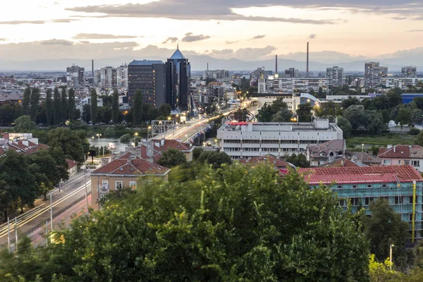 Panorama notturno della città di Plovdiv, Bulgaria — Foto Stock
